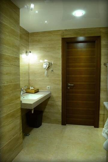 Двухместный номер Делюкс с 2 отдельными кроватями в Отеле Hotel Arai Plaza
